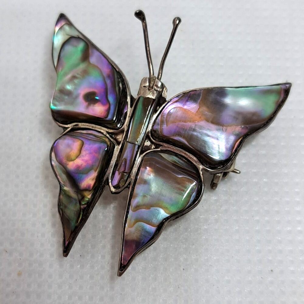 Vintage inlay abalone shell  butterfly brooch miss stamped 1.5" x 1.5"